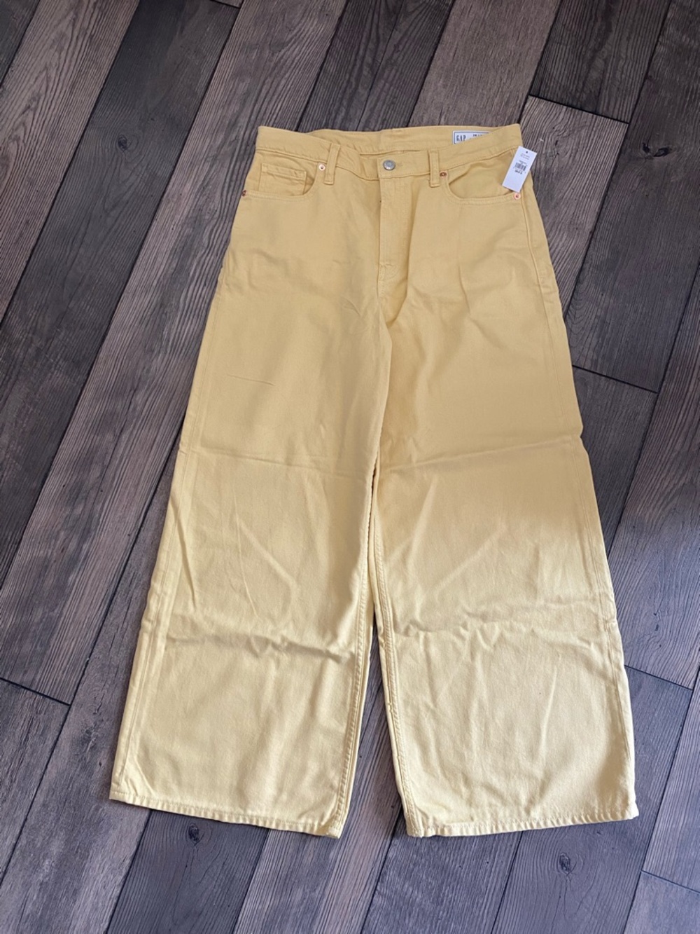NWT GAP Baggy Mid Rise Jeans in Butter Yellow - Picture 3 of 3